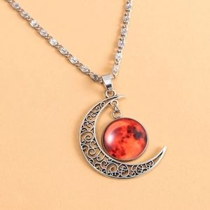 Crescent moon necklace 🌕